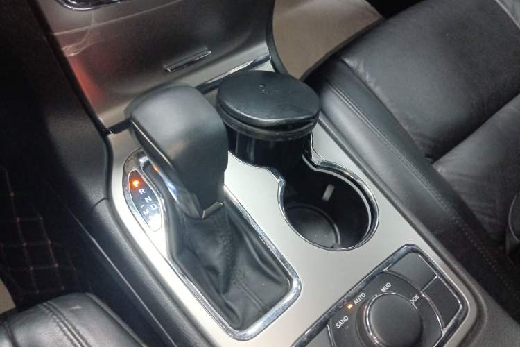 Used Jeep Grand Cherokee 2017 3.0L Comfort Navigation Edition Gear Lever