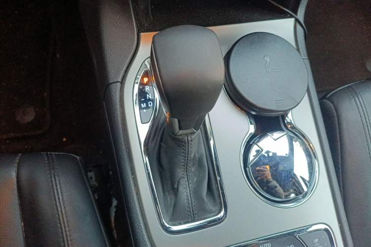 Used Jeep Grand Cherokee 2017 3.6L Elite Navigation Edition Gear Lever