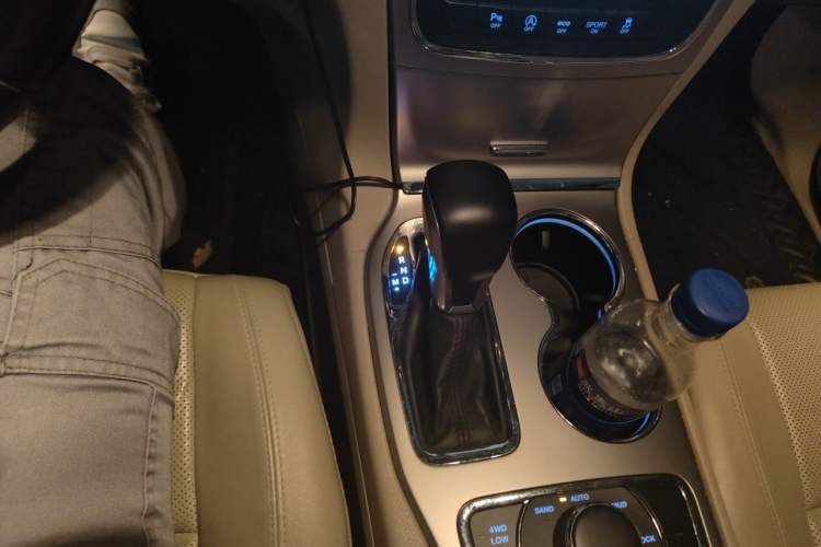 Used Jeep Grand Cherokee  Gear Lever