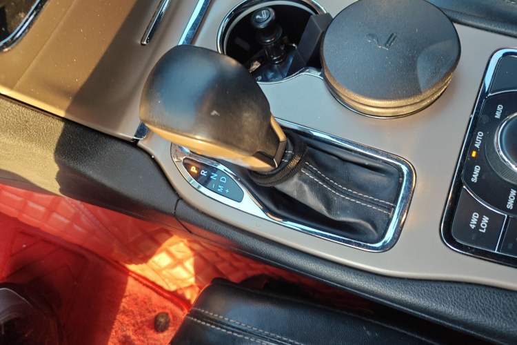 Used Jeep Grand Cherokee 2017 3.0L Comfort Navigation Edition Gear Lever