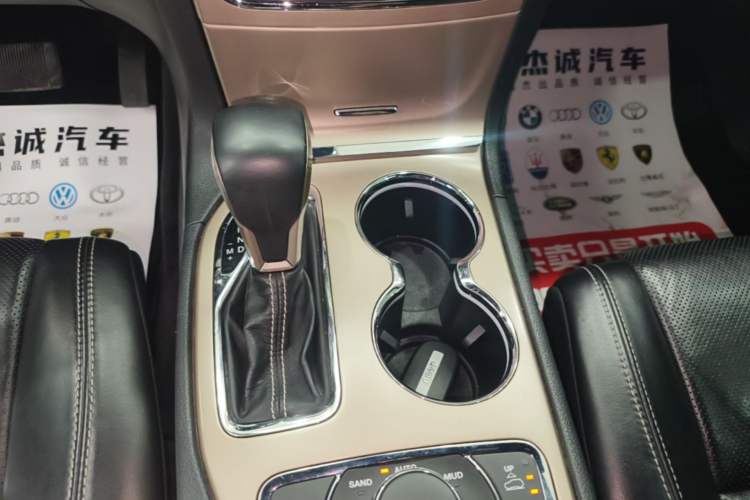 Used Jeep Grand Cherokee 2017 3.0L Elite Navigation Edition Gear Lever