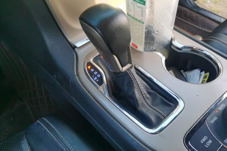 Used Jeep Grand Cherokee 2017 3.0L Elite Navigation Edition Gear Lever
