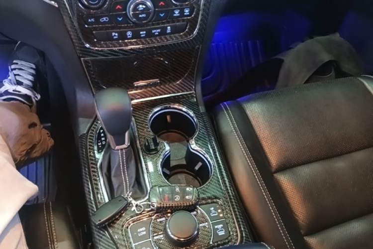 Used Jeep Grand Cherokee 2017 3.0L Elite Navigation Edition Gear Lever