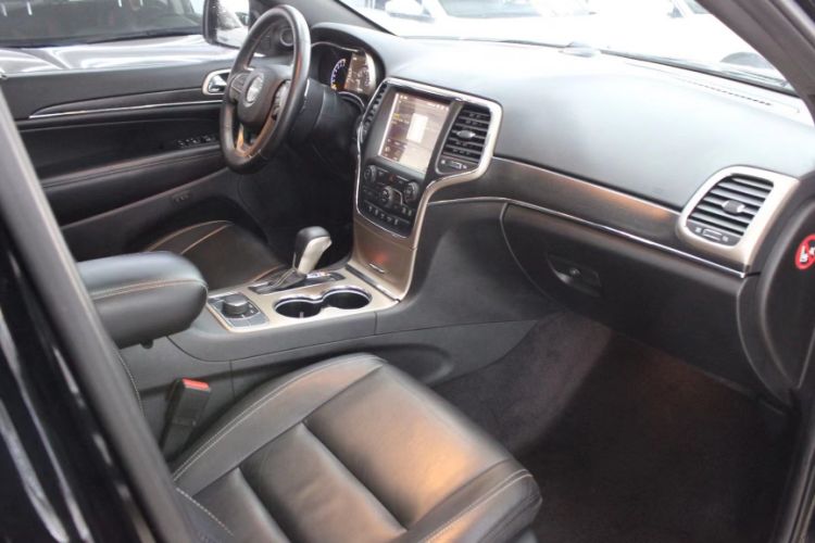 Used Jeep Grand Cherokee 2017 3.0L Comfort Navigation Edition Interior 1