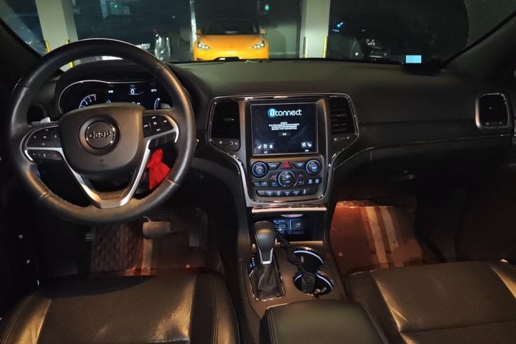 Used Jeep Grand Cherokee 2017 3.0L Elite Navigation Edition Interior 2
