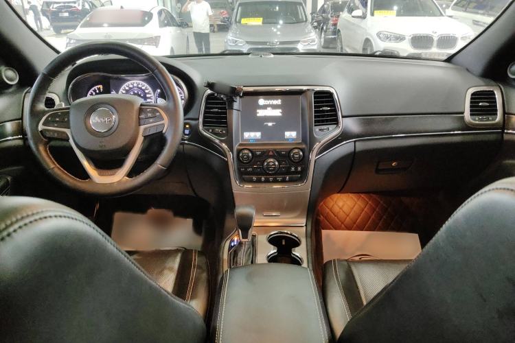 Used Jeep Grand Cherokee 2017 3.0L Elite Navigation Edition Interior 3