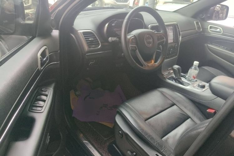 Used Jeep Grand Cherokee 2017 3.0L Elite Navigation Edition Interior 3
