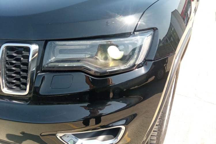 Used Jeep Grand Cherokee 2017 3.0L Comfort Navigation Edition Left Front Headlight