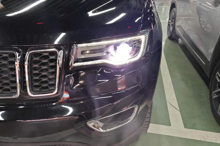 Used Jeep Grand Cherokee 2017 3.6L Elite Navigation Edition Left Front Headlight