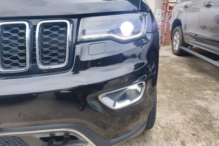 Used Jeep Grand Cherokee 2017 3.0L Comfort Navigation Edition Left Front Headlight