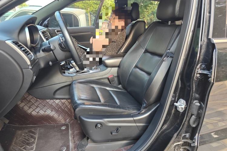 Used Jeep Grand Cherokee 2017 3.0L Comfort Navigation Edition Left Front Seat
