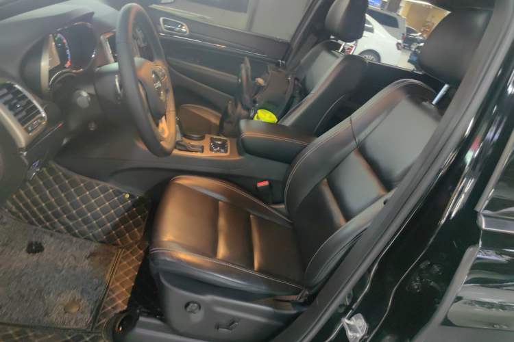 Used Jeep Grand Cherokee 2017 3.0L Comfort Navigation Edition Left Front Seat