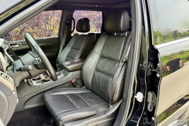 Used Jeep Grand Cherokee 2017 3.0L Comfort Navigation Edition Left Front Seat