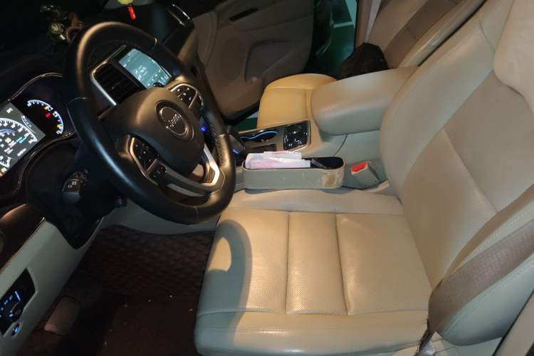 Used Jeep Grand Cherokee 2017 3.6L Elite Navigation Edition Left Front Seat