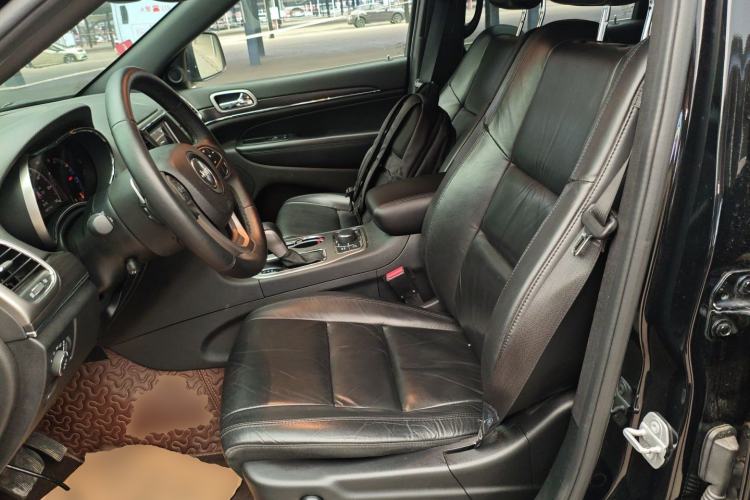 Used Jeep Grand Cherokee 2017 3.0L Comfort Navigation Edition Left Front Seat
