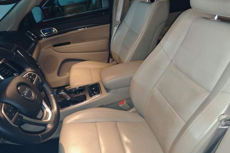 Used Jeep Grand Cherokee 2017 3.0L Comfort Navigation Edition Left Front Seat