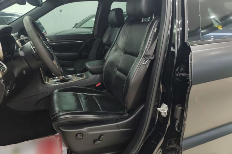 Used Jeep Grand Cherokee 2017 3.0L Elite Navigation Edition Left Front Seat