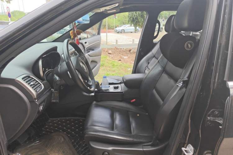 Used Jeep Grand Cherokee 2017 3.0L Comfort Navigation Edition Left Front Seat