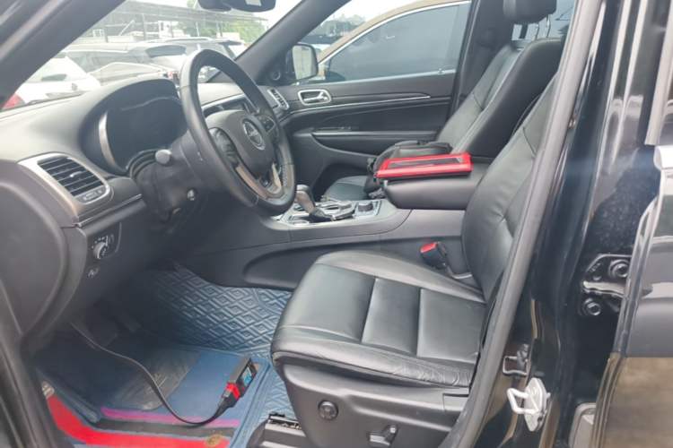 Used Jeep Grand Cherokee 2017 3.0L Comfort Navigation Edition Left Front Seat