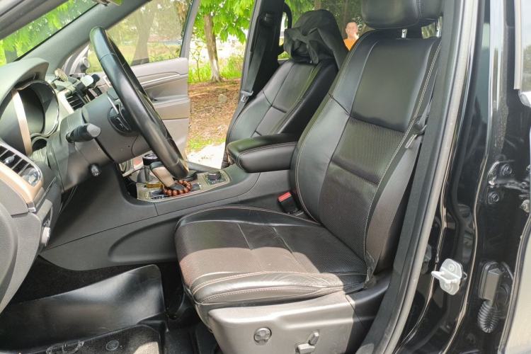 Used Jeep Grand Cherokee 2017 3.0L Elite Navigation Edition Left Front Seat