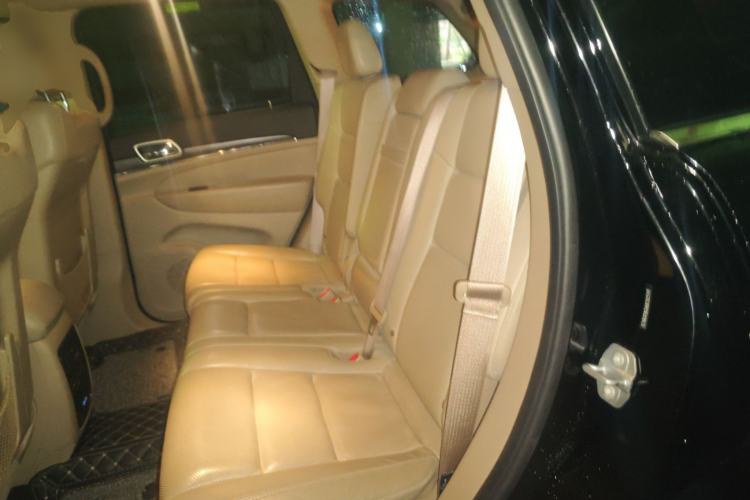 Used Jeep Grand Cherokee 2017 3.6L Elite Navigation Edition Left Rear Seat