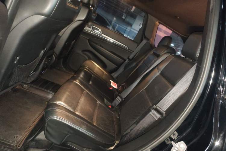 Used Jeep Grand Cherokee 2017 3.0L Elite Navigation Edition Left Rear Seat