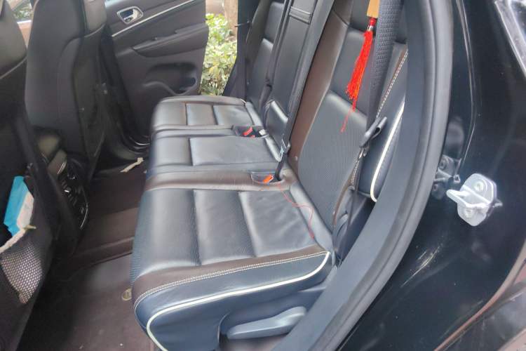 Used Jeep Grand Cherokee 2017 3.6L Luxury Navigation Edition Left Rear Seat