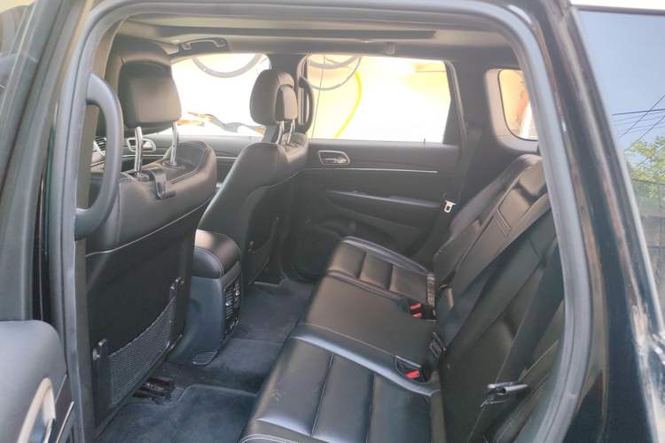 Used Jeep Grand Cherokee 2017 3.6L Elite Navigation Edition Left Rear Seat