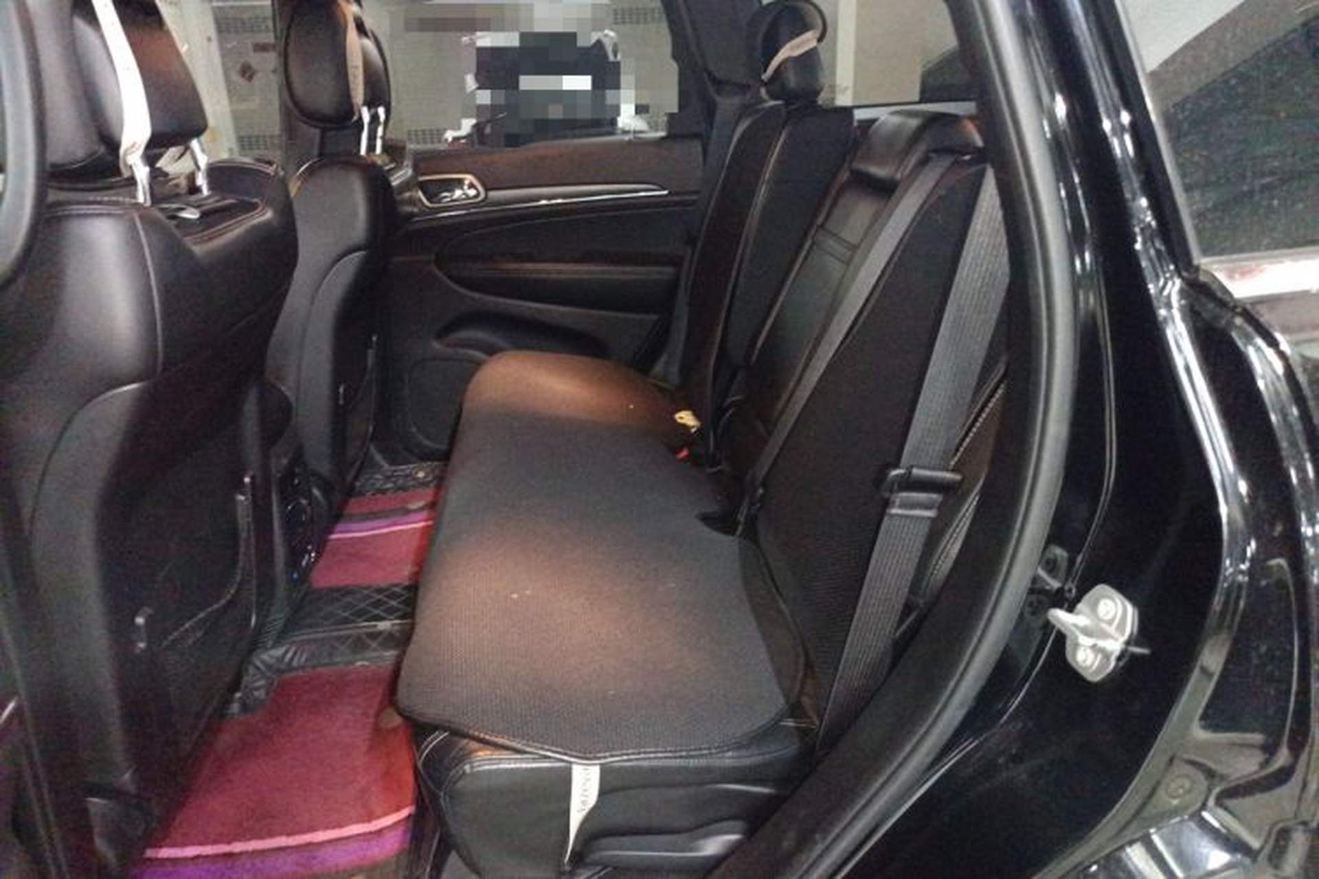 Used Jeep Grand Cherokee 2017 3.0L Comfort Navigation Edition Left Rear Seat
