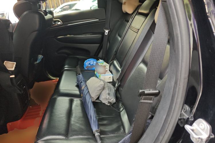 Used Jeep Grand Cherokee 2017 3.0L Comfort Navigation Edition Left Rear Seat