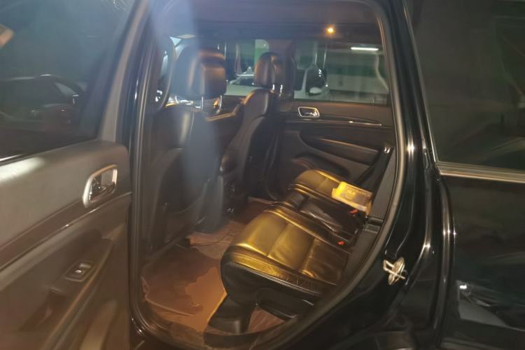 Used Jeep Grand Cherokee 2017 3.0L Elite Navigation Edition Left Rear Seat