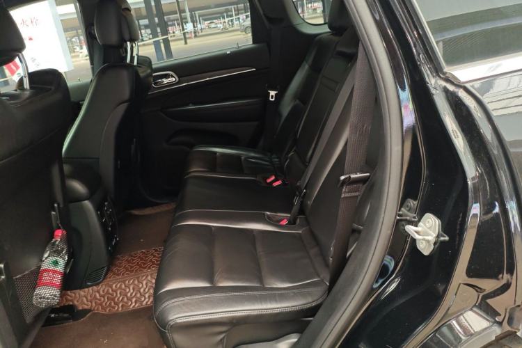 Used Jeep Grand Cherokee 2017 3.0L Comfort Navigation Edition Left Rear Seat