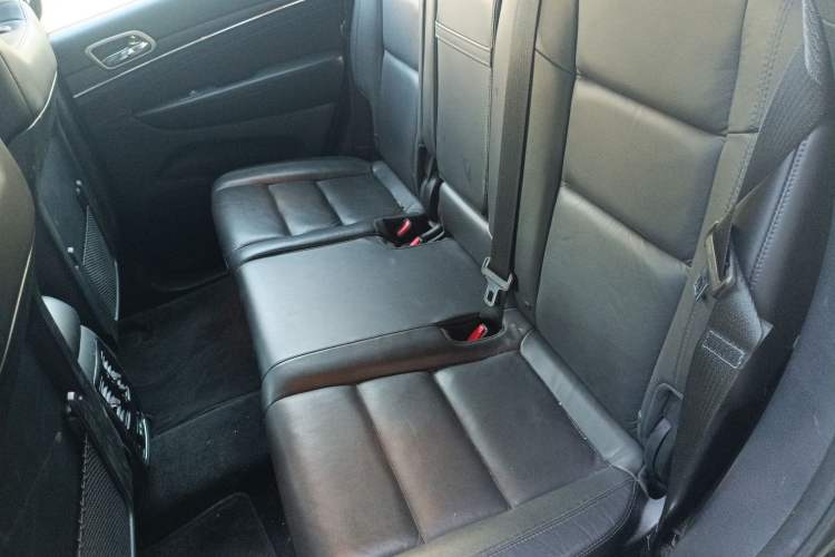 Used Jeep Grand Cherokee 2017 3.6L Elite Navigation Edition Left Rear Seat