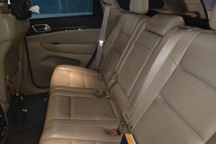 Used Jeep Grand Cherokee  Left Rear Seat