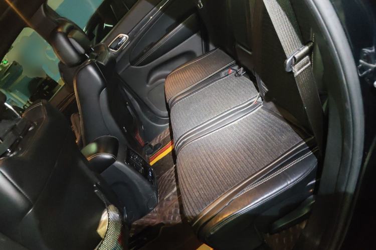 Used Jeep Grand Cherokee 2017 3.6L Elite Navigation Edition Left Rear Seat