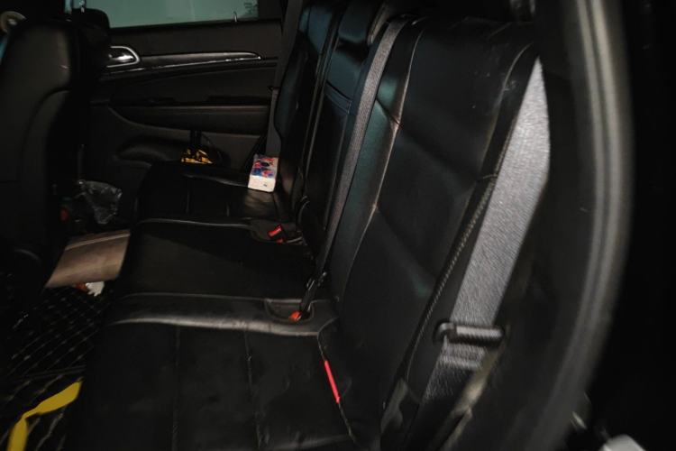 Used Jeep Grand Cherokee 2017 3.0L Comfort Navigation Edition Left Rear Seat