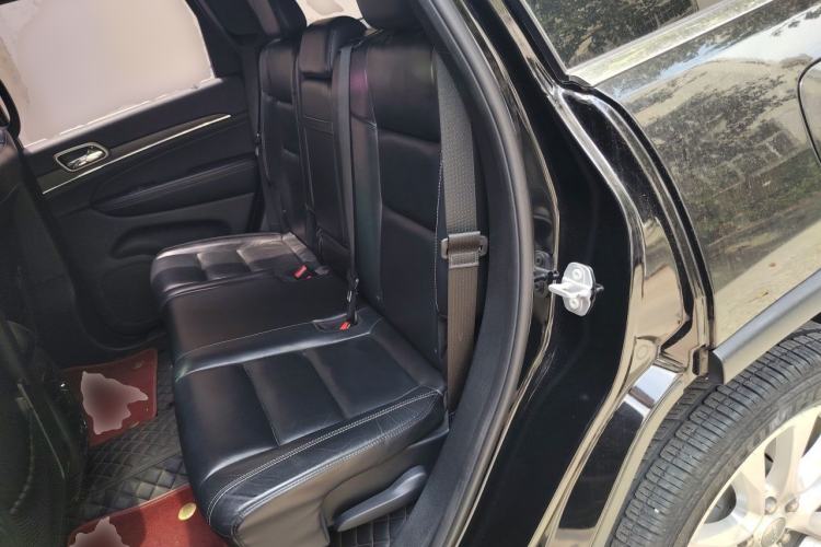 Used Jeep Grand Cherokee 2017 3.6L Elite Navigation Edition Left Rear Seat