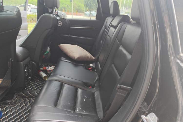 Used Jeep Grand Cherokee 2017 3.0L Comfort Navigation Edition Left Rear Seat