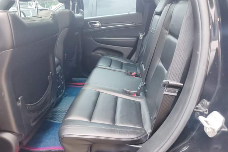 Used Jeep Grand Cherokee 2017 3.0L Comfort Navigation Edition Left Rear Seat