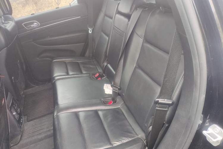 Used Jeep Grand Cherokee 2017 3.6L Elite Navigation Edition Left Rear Seat