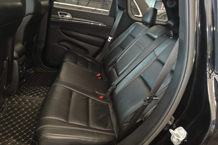 Used Jeep Grand Cherokee 2017 3.0L Comfort Navigation Edition Left Rear Seat