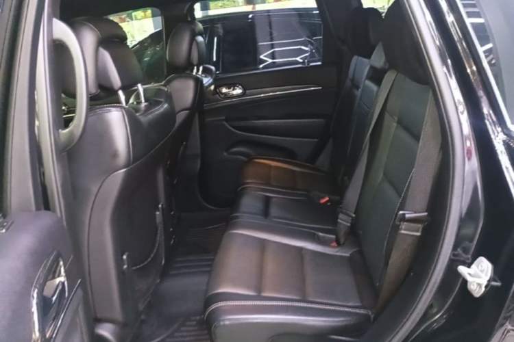 Used Jeep Grand Cherokee 2017 3.0L Elite Navigation Edition Left Rear Seat