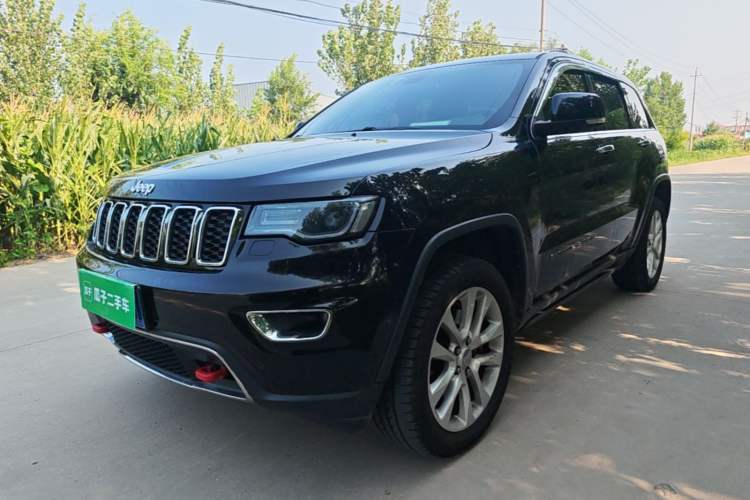 Używany Jeep Grand Cherokee 2017 3.6L Elite Navigation Edition Guazi used car, China used car export, Used car for sale, Used cars, Cheapest cars for sale