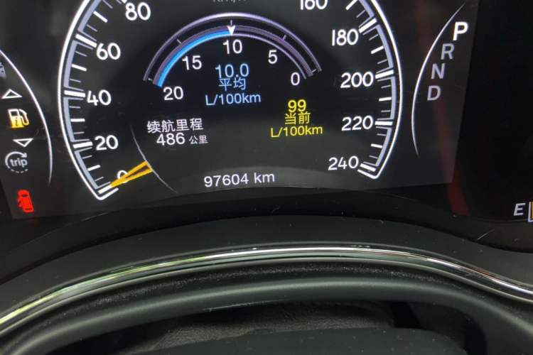 Used Jeep Grand Cherokee 2017 3.0L Elite Navigation Edition Odometer Close Up