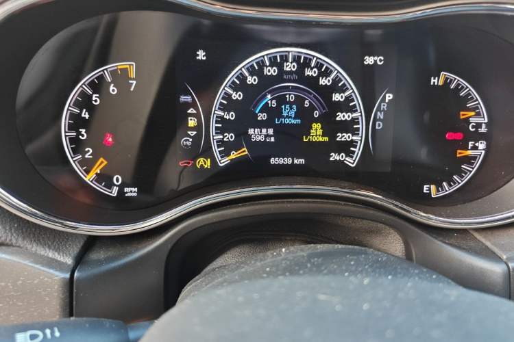 Used Jeep Grand Cherokee 2017 3.0L Comfort Navigation Edition Odometer Close Up