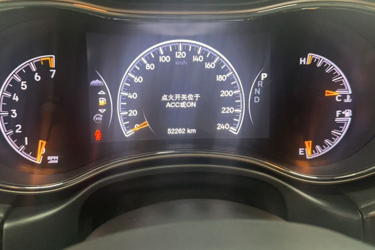 Used Jeep Grand Cherokee 2017 3.0L Comfort Navigation Edition Odometer Close Up