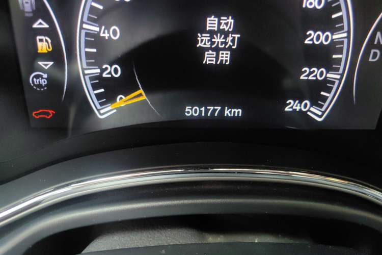 Used Jeep Grand Cherokee 2017 3.6L Luxury Navigation Edition Odometer Close Up