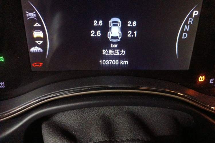 Used Jeep Grand Cherokee 2017 3.0L Comfort Navigation Edition Odometer Close Up