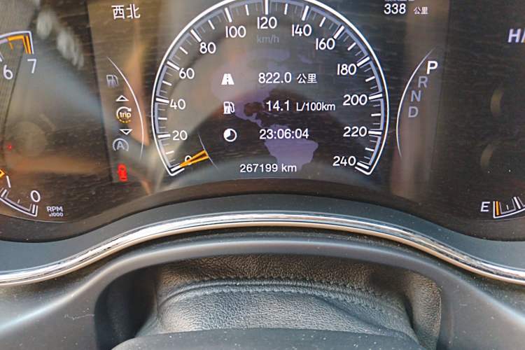 Used Jeep Grand Cherokee 2017 3.6L Elite Navigation Edition Odometer Close Up