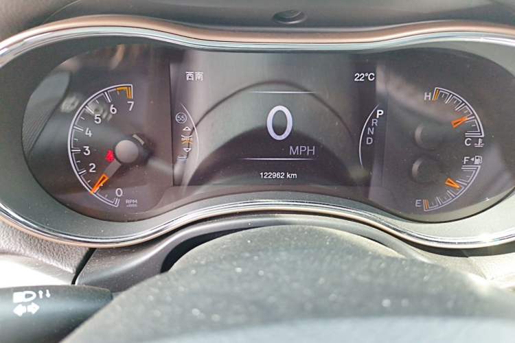 Used Jeep Grand Cherokee 2017 3.0L Elite Navigation Edition Odometer Close Up
